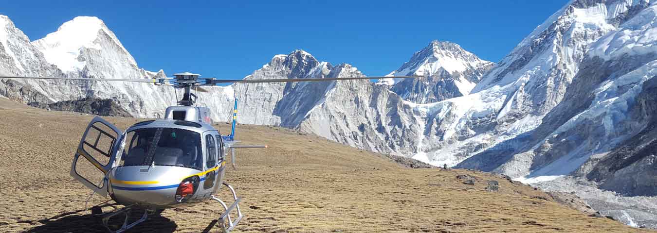Everest by helicopter